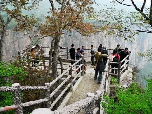 sung-sot-voi-ve-dep-cua-ngoi-lang-o-chin-tang-may-ivivu-11