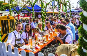 Uống bia trong những khu vườn mở ở Munich