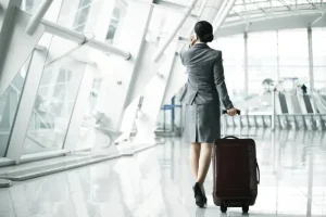 Những món đồ không nên mặc khi đến sân bay
